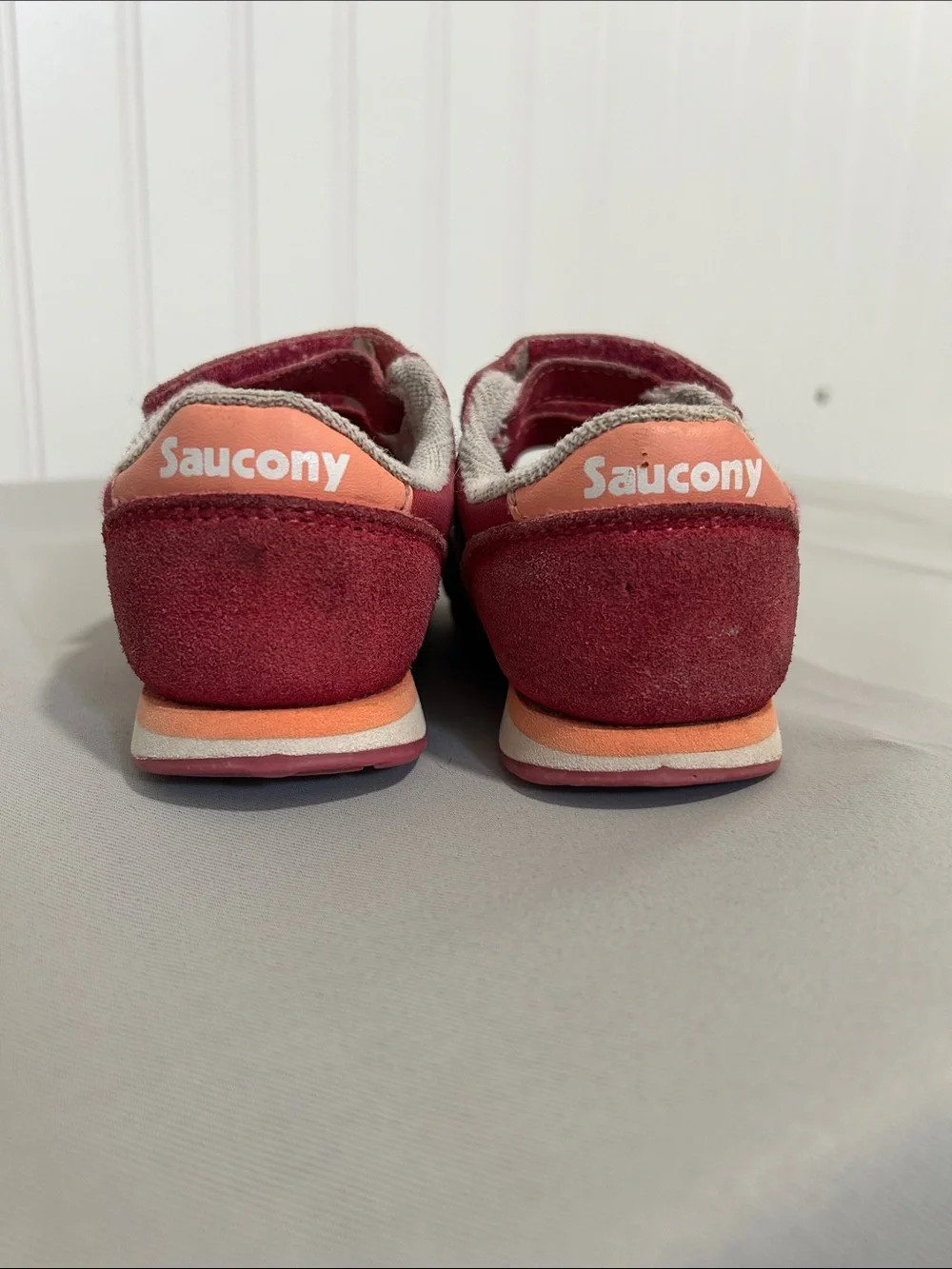 Saucony -JAZZ LOWPRO- Kids Dark Pink and Coral Velcro Sneakers SZ: 5M